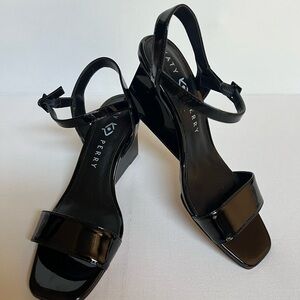 New Katy Perry Black Patent Wedge Sandals